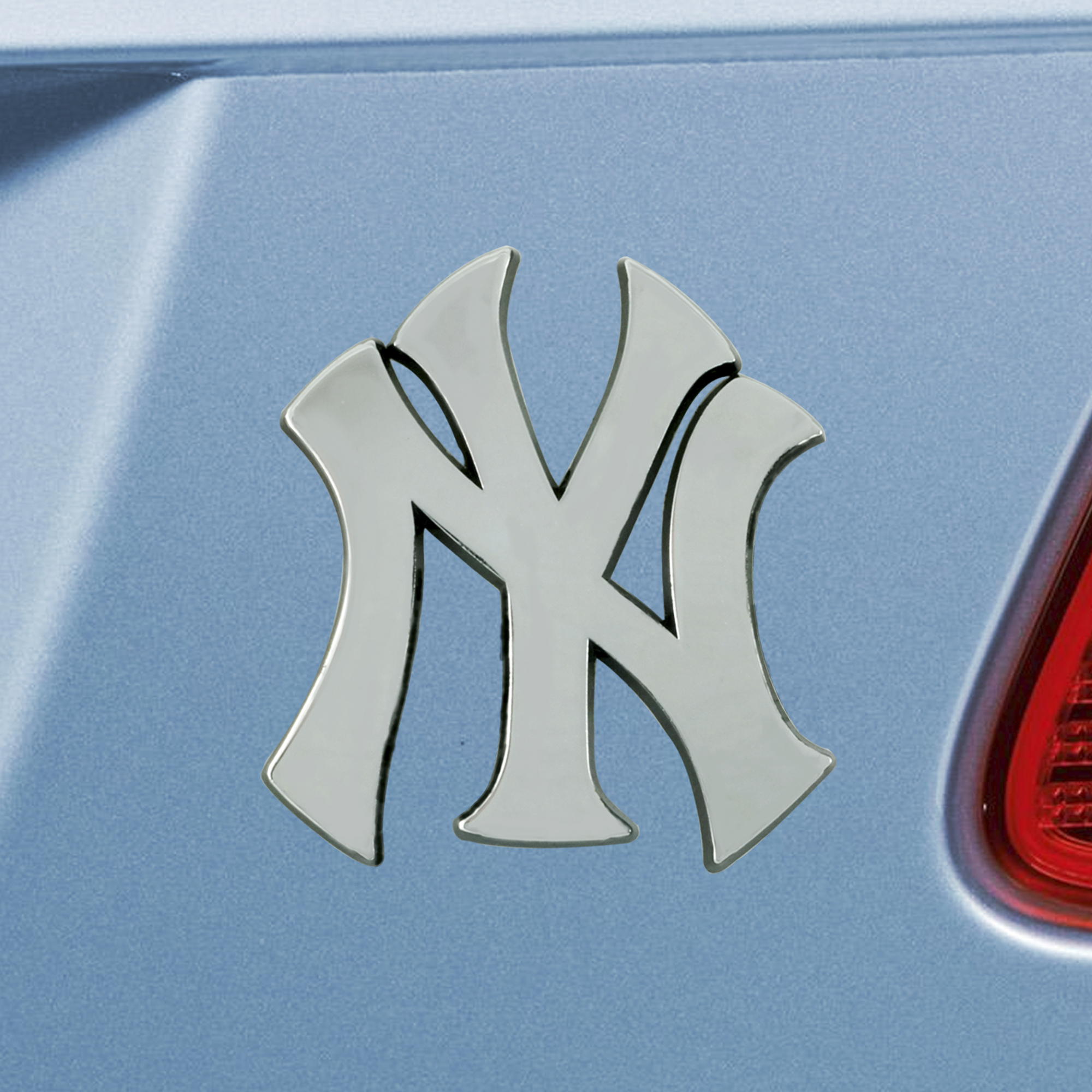 SLS FANMats Yankees Baseball Design Logo Premium Aluminum Metal Color Chrome Auto Emblem Raised Die Cut Badge Decal 