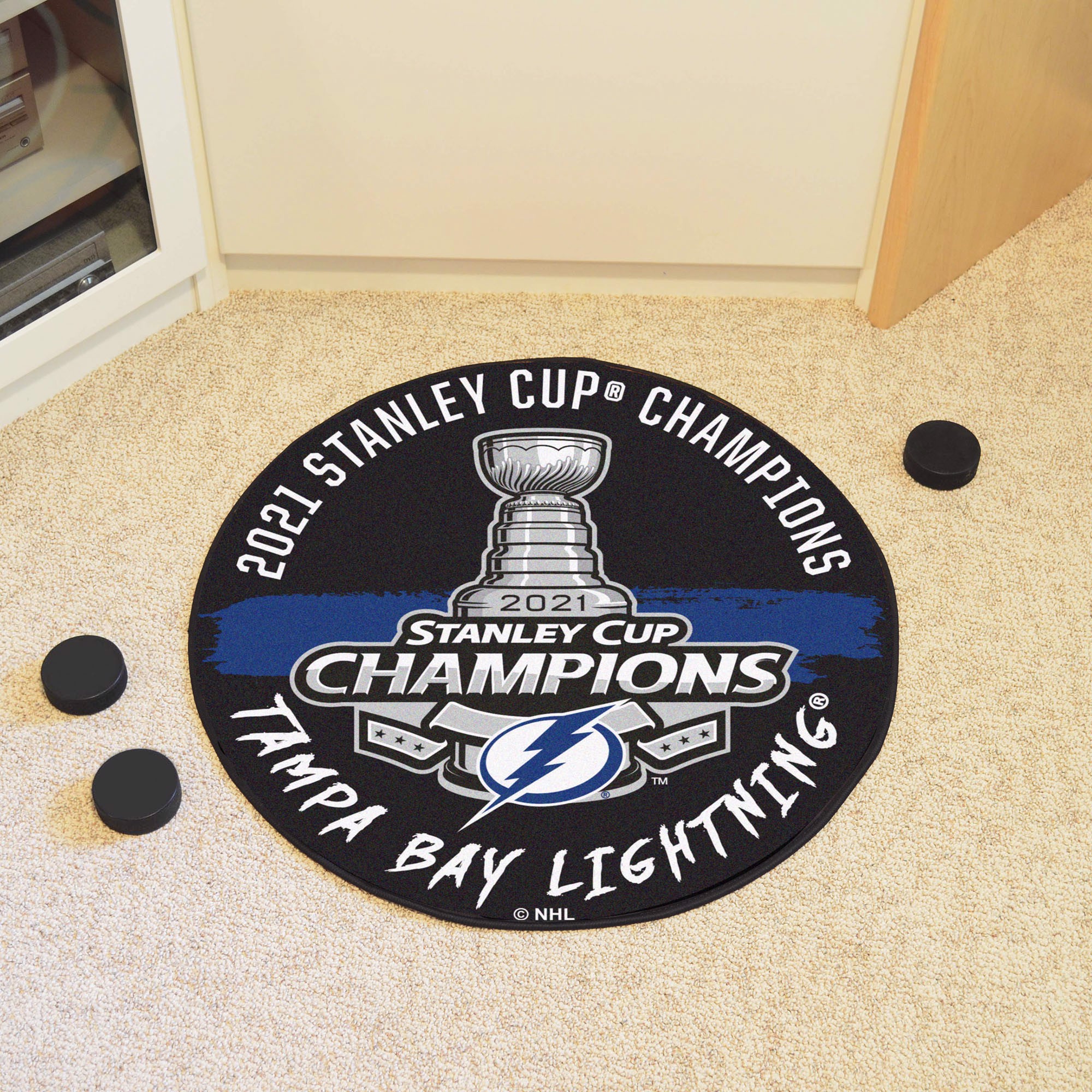 Tampa Bay Lightning 2021 Stanley Cup Champions Hockey Puck Mat Fanmats