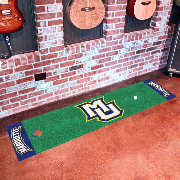 Picture of Marquette Golden Eagles Putting Green Mat - 1.5ft. x 6ft.